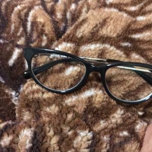 Meet your Posher, Mercedes